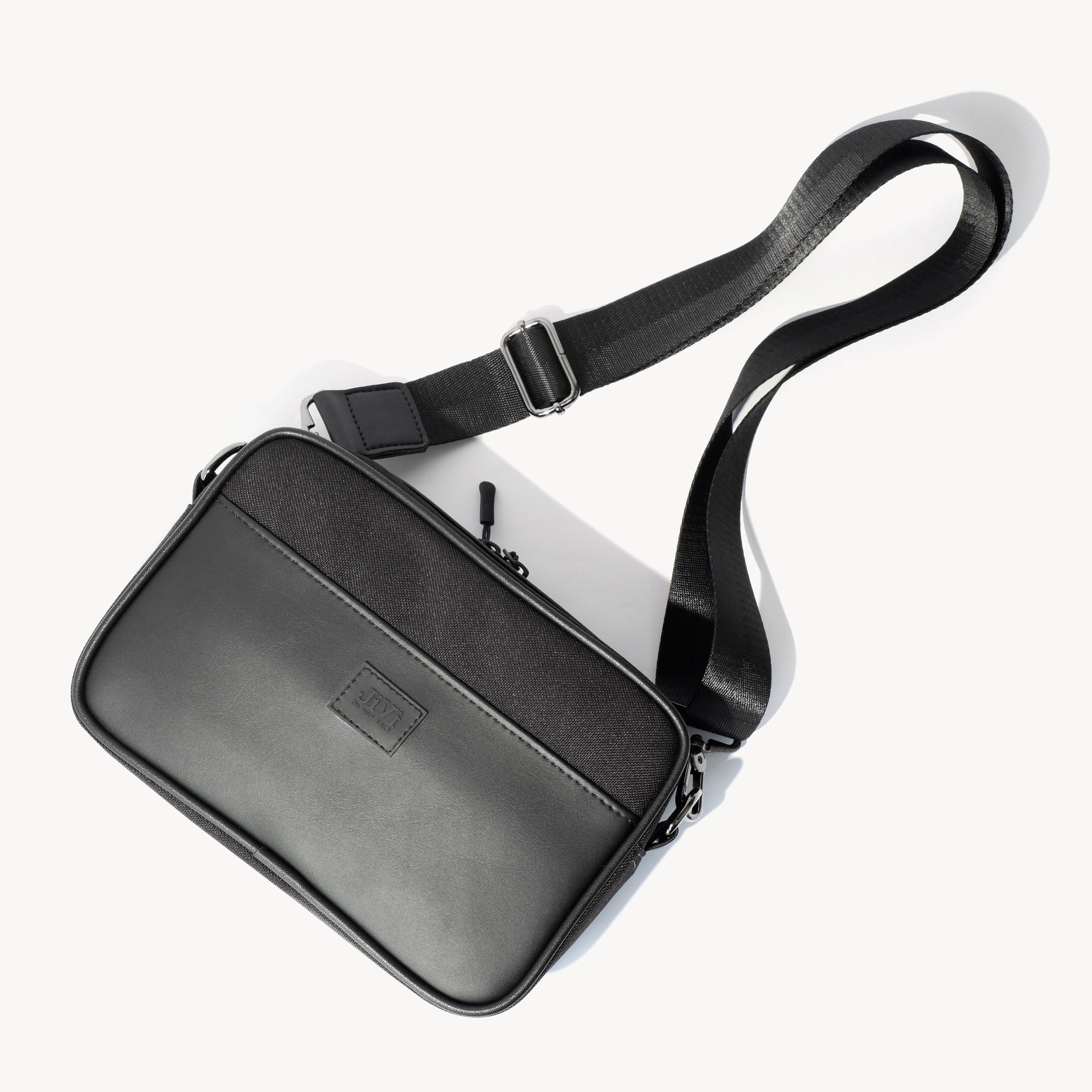 Cedric Shoulder Bag Unisex