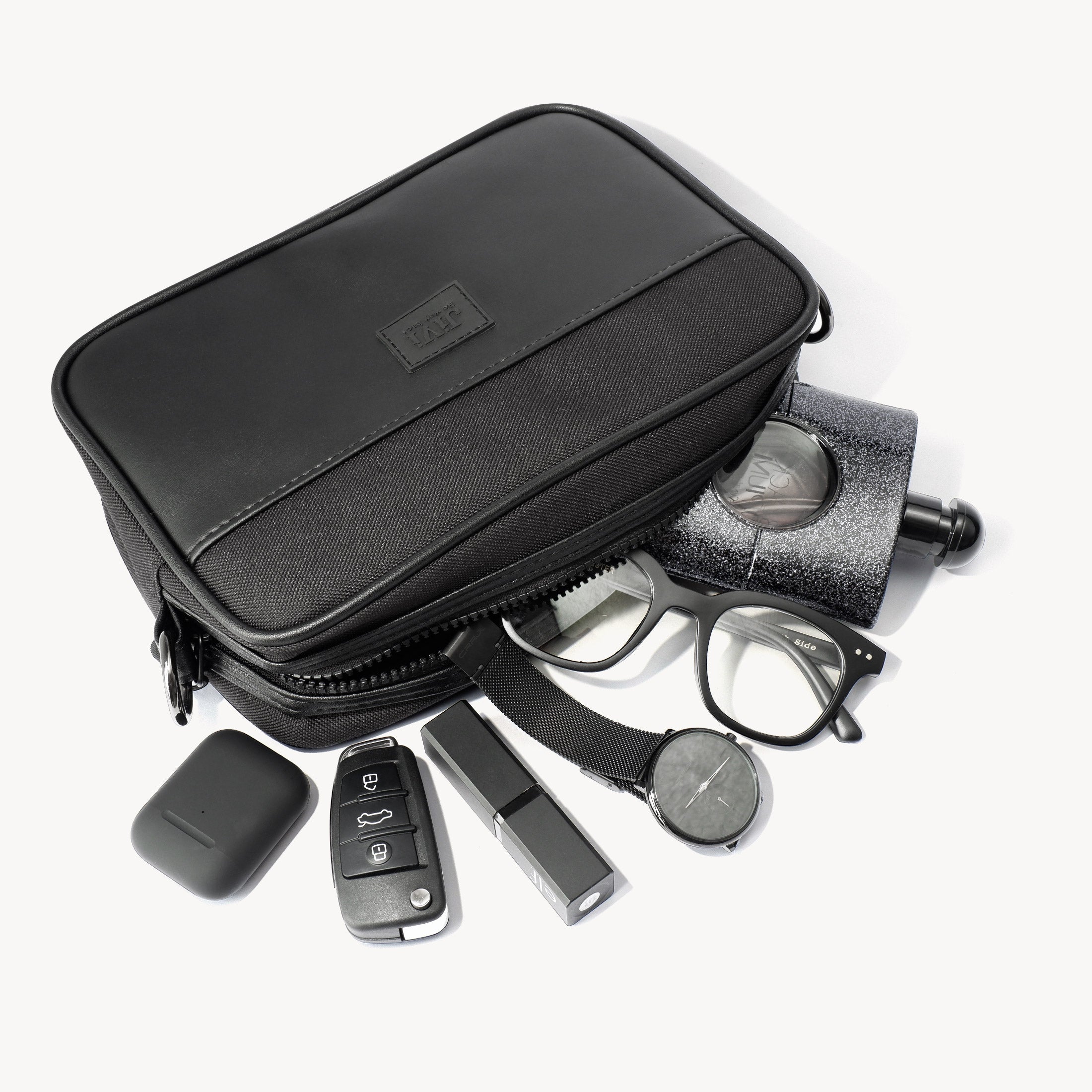 Cedric Shoulder Bag Unisex