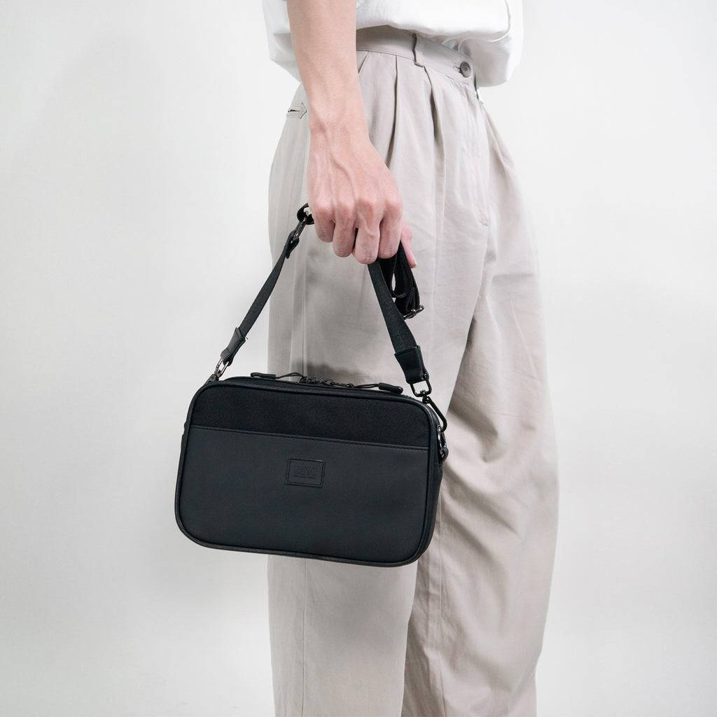 Cedric Shoulder Bag Unisex