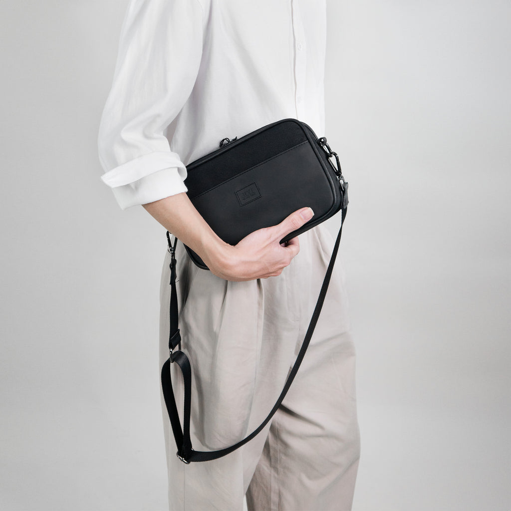 Cedric Shoulder Bag Unisex