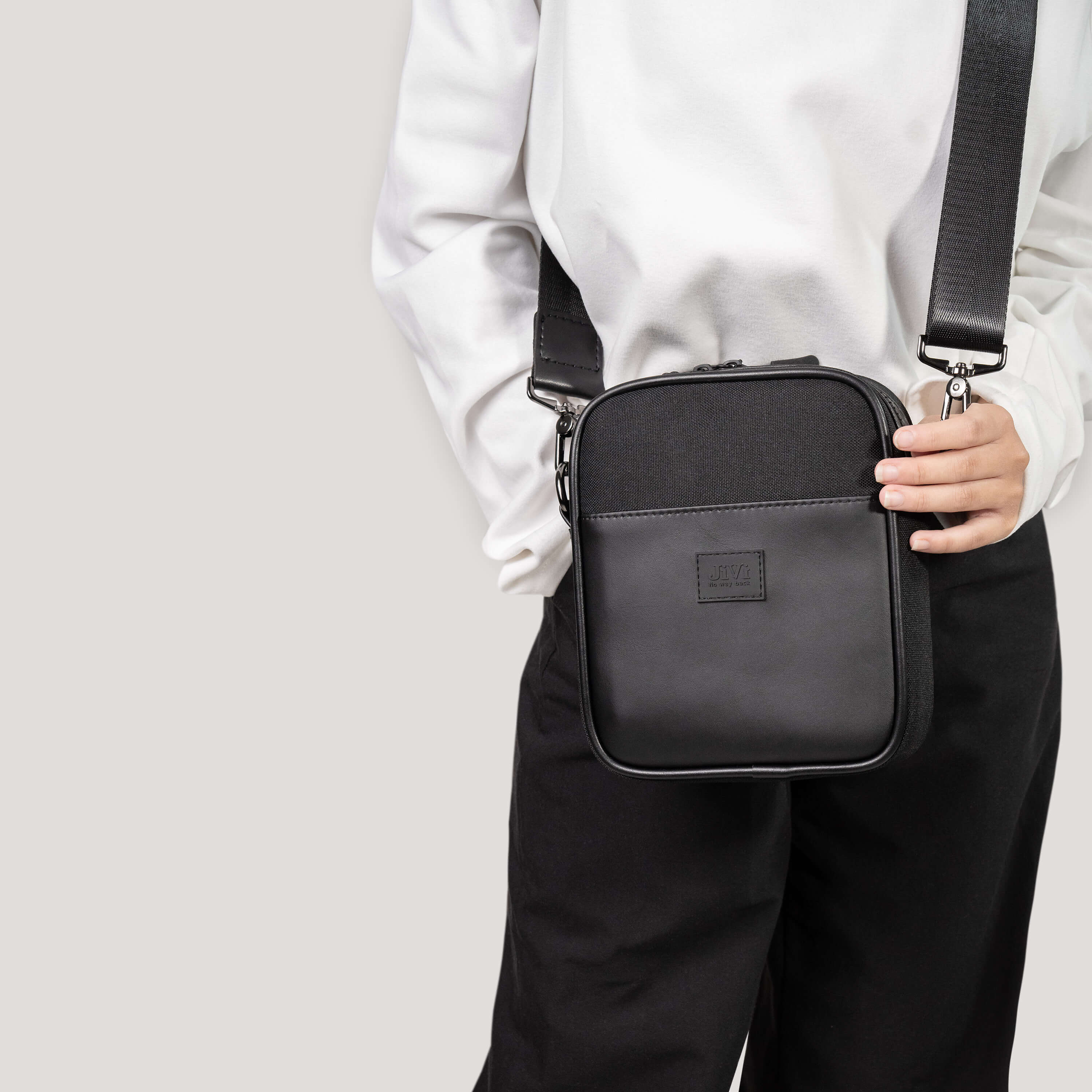 Draco Shoulder Bag Unisex
