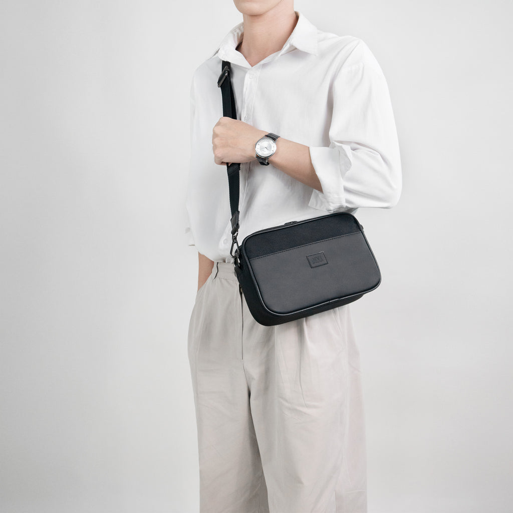 Cedric Shoulder Bag Unisex